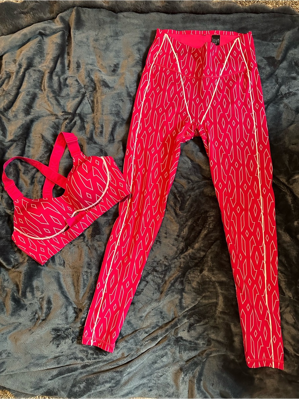 Adidas x Ivy park Women’s Red Patterned Sports Bra & Legging Set